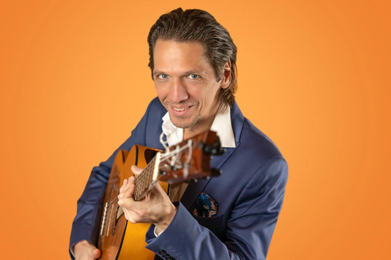 Petz Bálint - Valentino