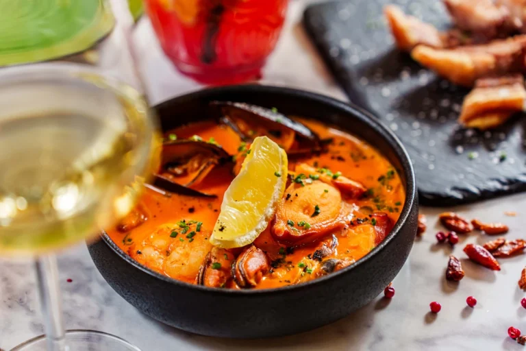 Seafood mix in cream sauce